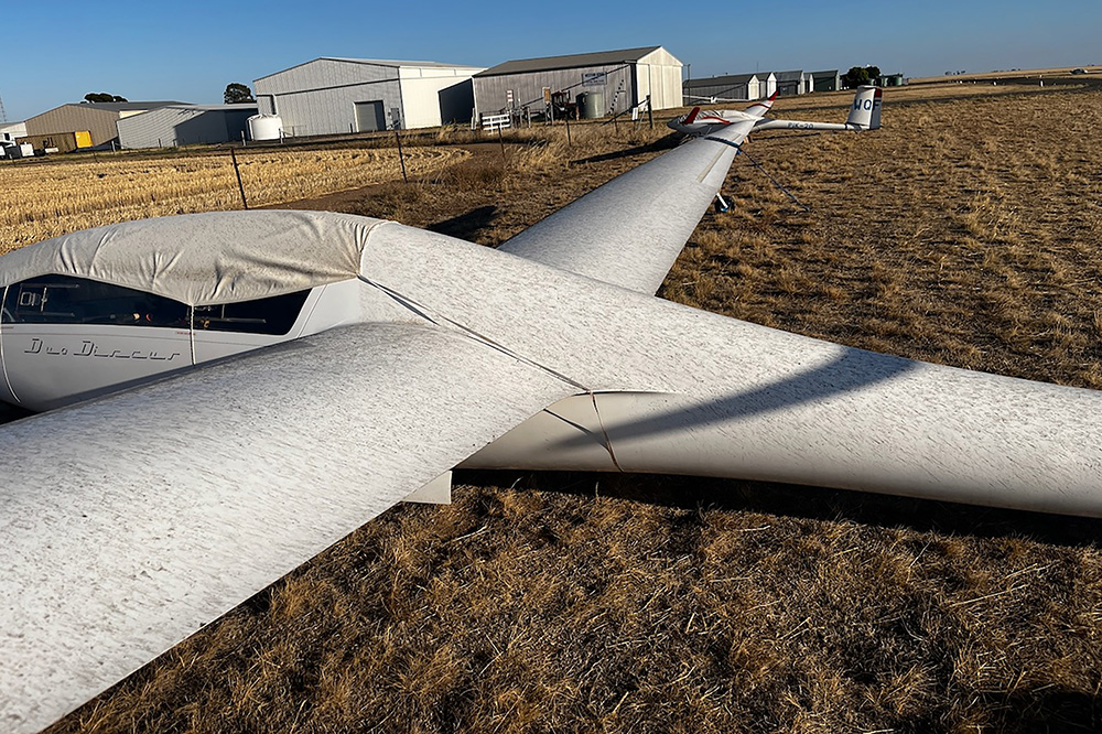 Glider Ash fall